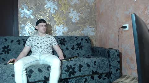 leoroman online show from December 24, 2024, 10:01 am