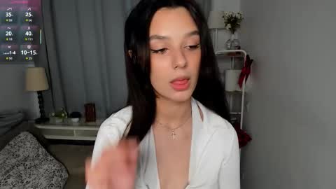 Bella online show from November 4, 2025, 9:08 am