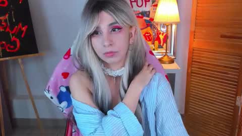 Eveline online show from March 25, 2026, 1:33 am