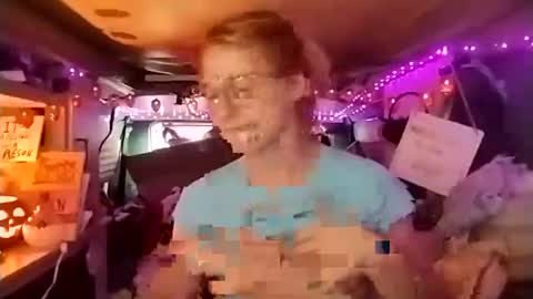 LesleyGumGrass- The Boring Trans girl online show from October 17, 2025, 4:53 pm