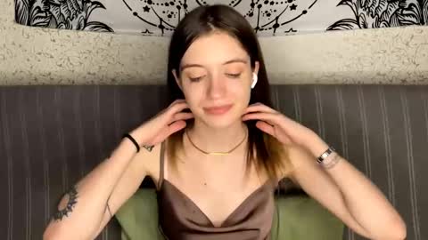 Sia online show from November 19, 2025, 12:49 pm