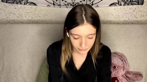 Sia online show from November 26, 2025, 2:18 pm