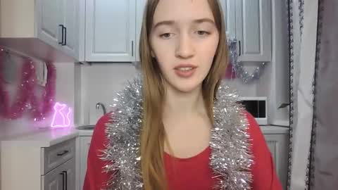 Snapshot of leslie_my_lovee chatting on December 23, 2024, 8:14 pm LESLIE online show from December 23, 2024, 8:14 pm