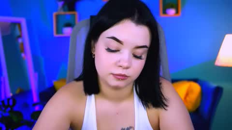 LeslieRowe online show from September 30, 2025, 5:18 pm