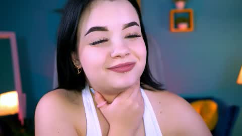 LeslieRowe online show from October 3, 2025, 4:37 pm