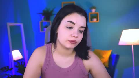 LeslieRowe online show from October 5, 2025, 8:29 pm