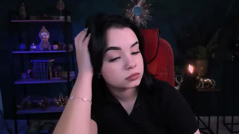 LeslieRowe online show from October 10, 2025, 5:45 pm