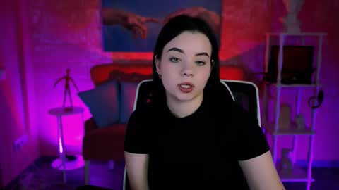 LeslieRowe online show from November 22, 2025, 1:54 pm