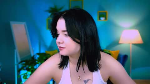 LeslieRowe online show from December 3, 2025, 6:06 pm