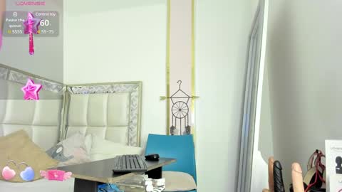 Lesly online show from January 9, 2025, 7:50 pm