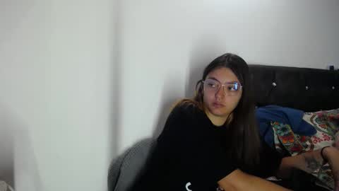 lessliee online show from December 18, 2024, 10:51 am