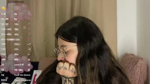 Snapshot of lessliee chatting on April 27, 2026, 5:49 am lessliee online show from April 27, 2026, 5:49 am