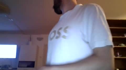 Snapshot of lestaro chatting on May 9, 2026, 3:12 am neoglo online show from May 9, 2026, 3:12 am