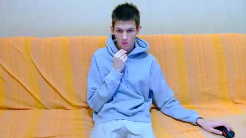 Snapshot of lester_broo chatting on February 12, 2026, 7:25 am lester_broo online show from February 12, 2026, 7:25 am