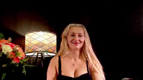 leticiareys online show from October 21, 2025, 8:31 pm