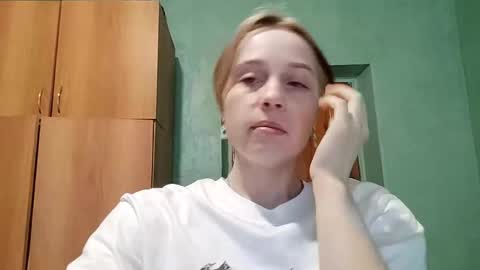 letitiaboteler online show from December 2, 2025, 11:04 am