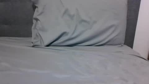 lets_play143 online show from November 5, 2025, 1:49 am