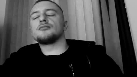 lev1ngston online show from December 16, 2025, 1:38 pm