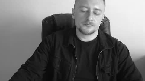 lev1ngston online show from April 6, 2026, 4:46 am