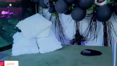 Levi  online show from October 31, 2025, 2:29 pm