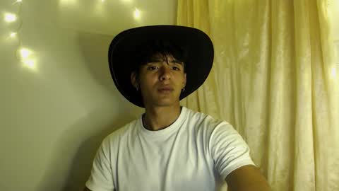 i  am lewis ly EDUARDO MEMDOZA15 online show from January 9, 2026, 4:10 pm