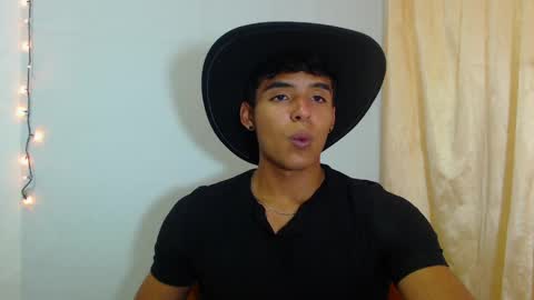 i  am lewis ly EDUARDO MEMDOZA15 online show from April 12, 2026, 6:13 pm