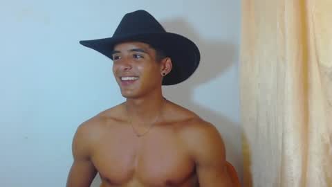 i  am lewis ly EDUARDO MEMDOZA15 online show from June 16, 2026, 7:16 pm