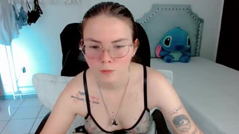 Lexas Room online show from December 16, 2025, 5:12 am