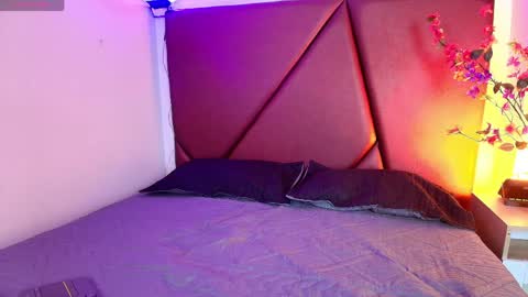 Lexi Howard  online show from April 22, 2026, 5:21 am