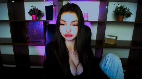 Alexia online show from February 28, 2025, 1:14 pm