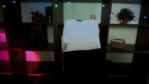 Alexia online show from March 9, 2025, 5:17 pm