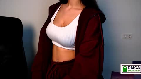 Alexia online show from October 8, 2025, 4:59 pm