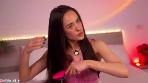 Lexi Reed online show from September 21, 2025, 2:08 pm