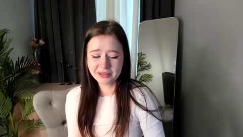 Vicki online show from February 26, 2025, 2:03 pm