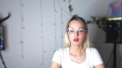 Lexie online show from January 7, 2025, 8:24 am