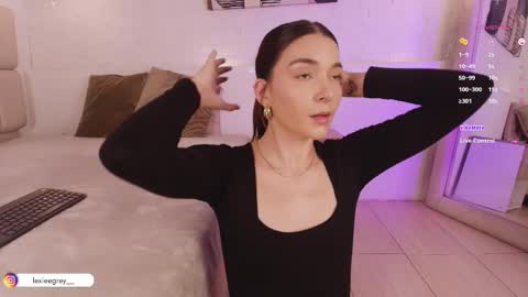 Lexie  online show from March 5, 2025, 12:44 pm