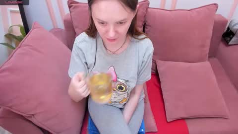 Snapshot of lexihoward chatting on October 6, 2025, 6:33 am Lexi online show from October 6, 2025, 6:33 am