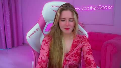 Snapshot of lexireadway chatting on June 9, 2026, 6:25 am Lexi online show from June 9, 2026, 6:25 am