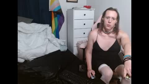 Snapshot of lexithrace chatting on July 19, 2026, 8:40 am Lexi Doll online show from July 19, 2026, 8:40 am