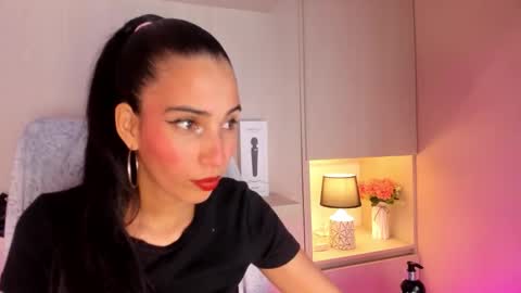 Snapshot of lexyquinn_ chatting on December 2, 2025, 4:07 am L I A online show from December 2, 2025, 4:07 am