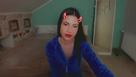 lexyswett online show from February 26, 2025, 8:22 pm