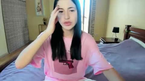 lexyswett online show from September 22, 2025, 12:07 pm