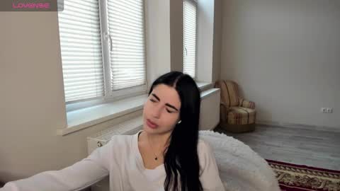 lexyswett online show from November 28, 2025, 11:02 am