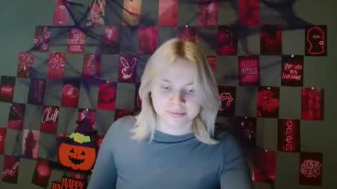 Leyla online show from October 27, 2025, 7:23 am