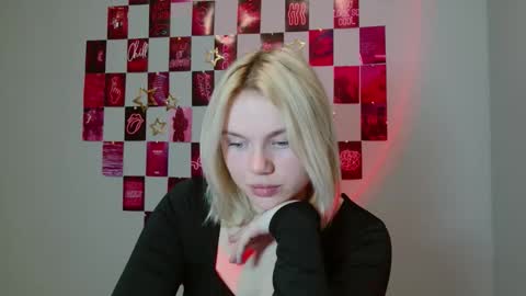 Leyla online show from November 22, 2025, 7:07 am