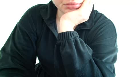 Snapshot of leyla_le chatting on July 29, 2026, 6:11 am Leyla online show from July 29, 2026, 6:11 am