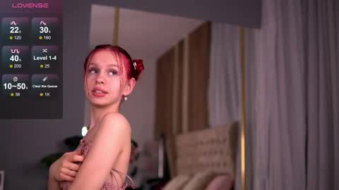 Leyla online show from November 12, 2025, 5:30 am