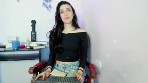 Leyna online show from February 24, 2025, 8:58 pm