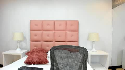 lhiamfitt online show from December 28, 2024, 3:26 pm