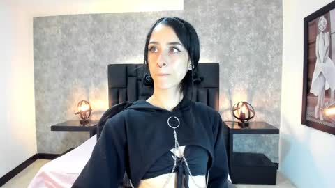 lhiamfitt online show from January 7, 2025, 6:27 am